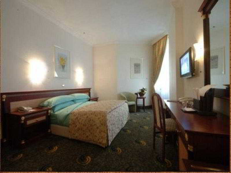 Al Shohada By Palm Rich Makkah Hotel Мека Екстериор снимка A room at the hotel