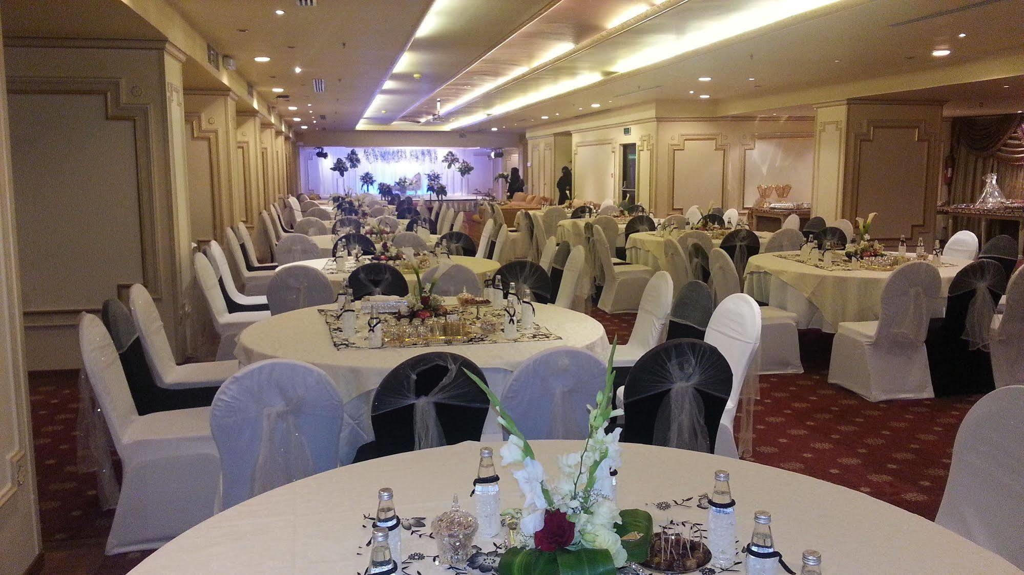 Al Shohada By Palm Rich Makkah Hotel Мека Екстериор снимка The ballroom of the hotel